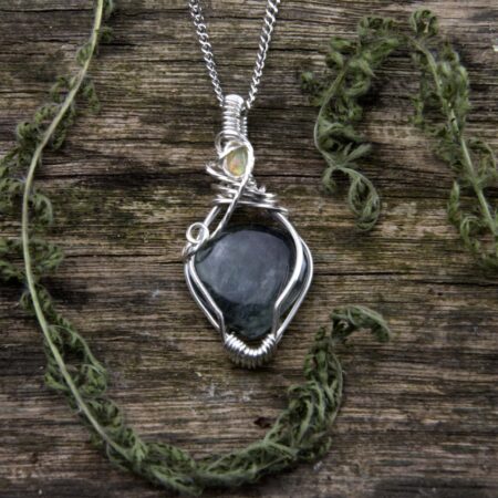 collana spettrolite e opale