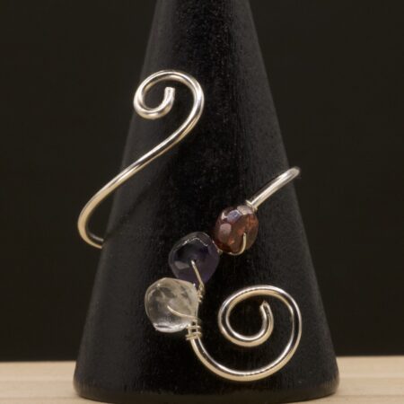 Anello in granato, ametista e quarzo ialino | spirale in rame placcato argento 925