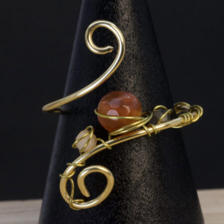 Anello in corniola e adularia