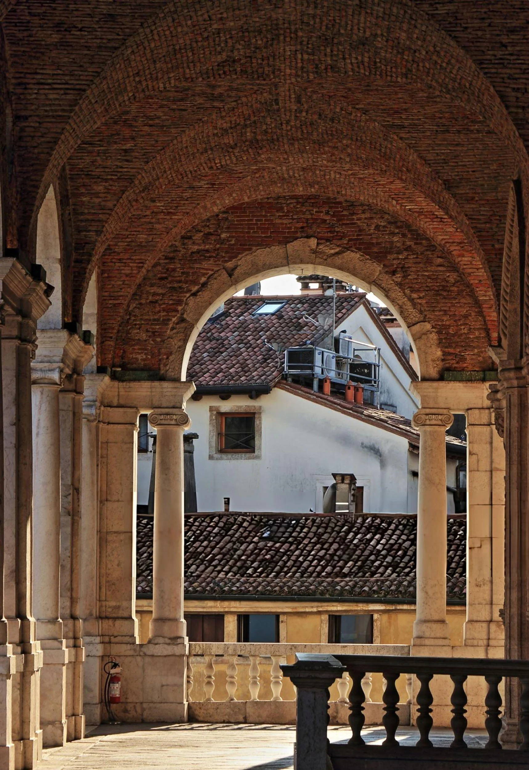 scorcio dai portici di vicenza realizzazione siti internet Vicenza per imprese locali